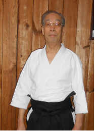 指導者袖野